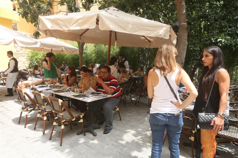 Les Fenetres Media Lunch